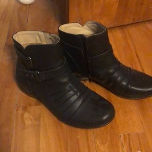 Naturalizer ankle boots